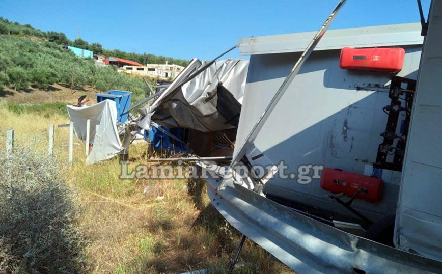 Τούμπαρε νταλίκα στον Άγιο Κωνσταντίνο Τούμπαρε νταλίκα στον Άγιο Κωνσταντίνο