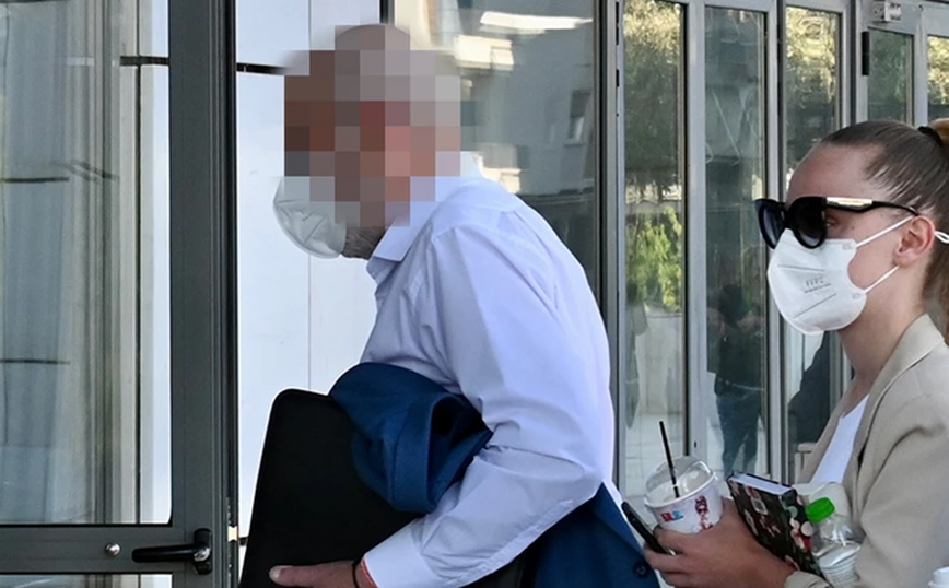 Υπόθεση ντράμερ – Ξεκινά η δίκη για τα 4 θύματα: «Πίστευε ότι δεν θα μιλούσαν» λέει ο δικηγόρος τους στο Newsbeast