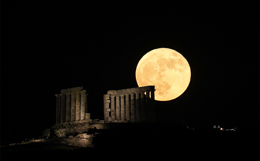 Πανσέληνος στο Ναό του Ποσειδώνα