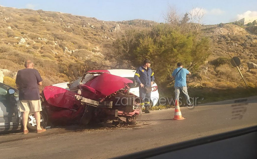 Τροχαίο σοκ στο Ρέθυμνο με ένα νεκρό και τέσσερις τραυματίες &#8211; Εικόνες από τα διαλυμένα αυτοκίνητα