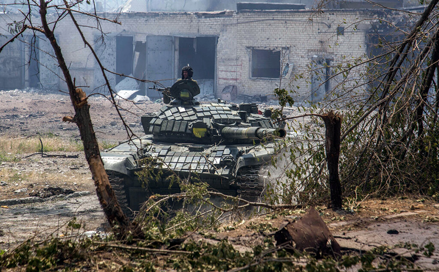 Πέντε άμαχοι νεκροί σε βομβαρδισμούς της Ρωσίας στην Ουκρανία