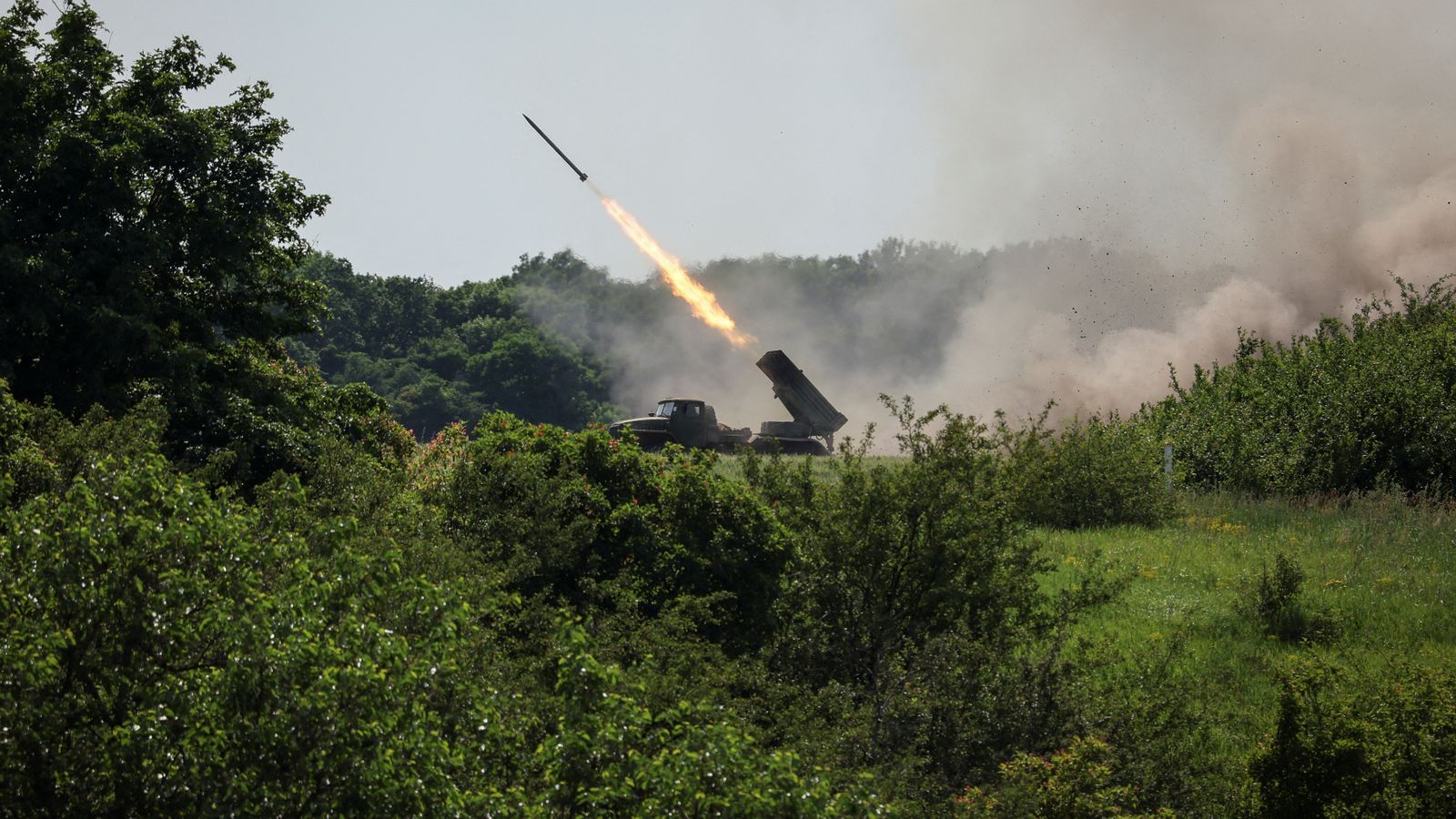 Πόλεμος στην Ουκρανία: Το Κίεβο ζητά από τις ΗΠΑ πυραύλους με μεγαλύτερο βεληνεκές για τα συστήματα HIMARS