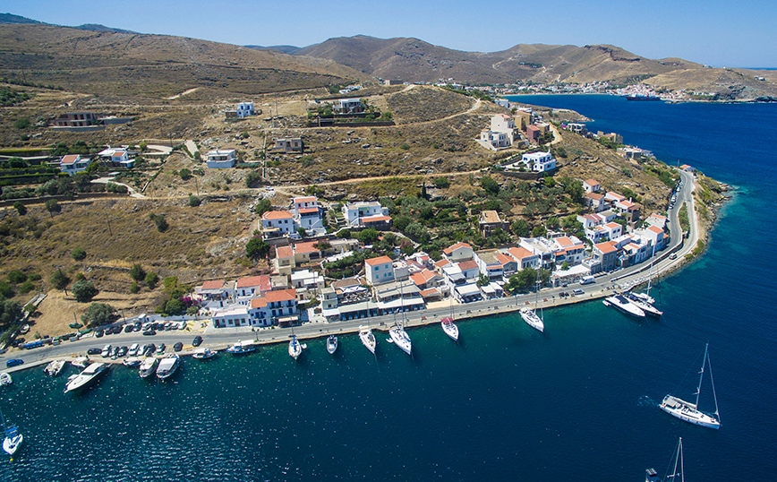 Το Βουρκάρι στην Τζια από ψηλά Το Βουρκάρι στην Τζια από ψηλά