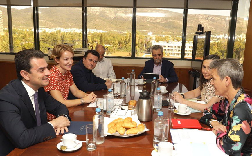 Κώστας Σκρέκας Κώστας Σκρέκας