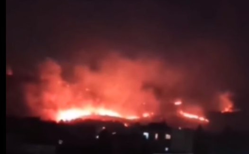 Φωτιά στην Άμφισσα: Εφιαλτική νύχτα σε τρία μέτωπα – Ολοκληρώθηκε η εκκένωση της Βόρειας Ιτέας