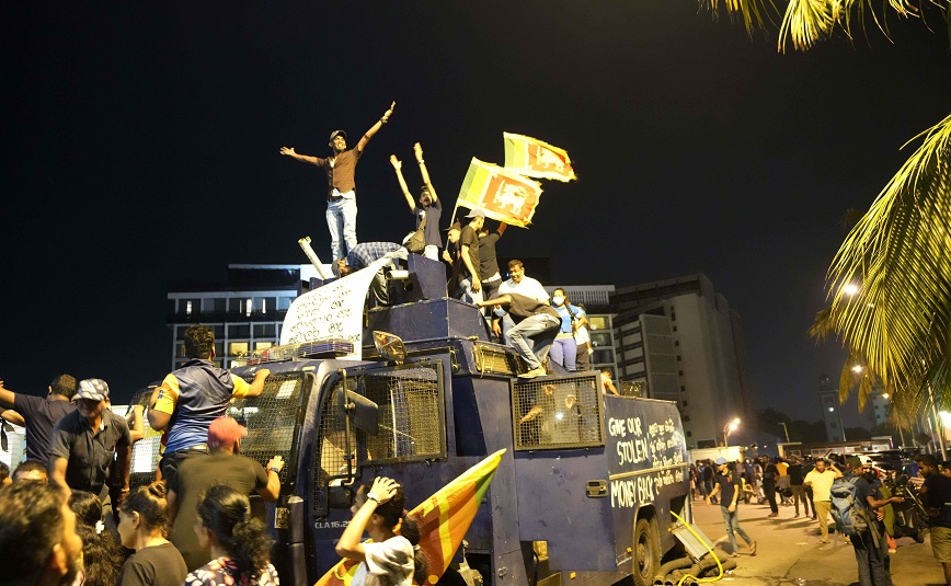 Βαθαίνει η κρίση στην Σρι Λάνκα: Ο πρόεδρος θα παραιτηθεί στις 13 Ιουλίου &#8211; Μαζικές διαδηλώσεις σε όλη την χώρα