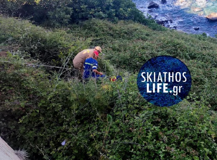 Σκόπελος: 19χρονη έπεσε σε γκρεμό προσπαθώντας να πιάσει το μπλοκ ζωγραφικής της