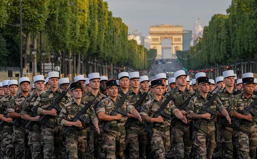 Γαλλία: Ενισχύει τη στρατιωτική της παρουσία στην ανατολική Ευρώπη &#8211; Στέλνει δυνάμεις σε Ρουμανία και Εσθονία