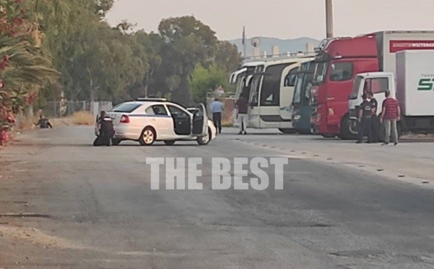 Συναγερμός στην Πάτρα: Άντρας απειλεί με καραμπίνα και φιάλη υγραερίου αστυνομικούς – Αρνείται να τα παραδώσει