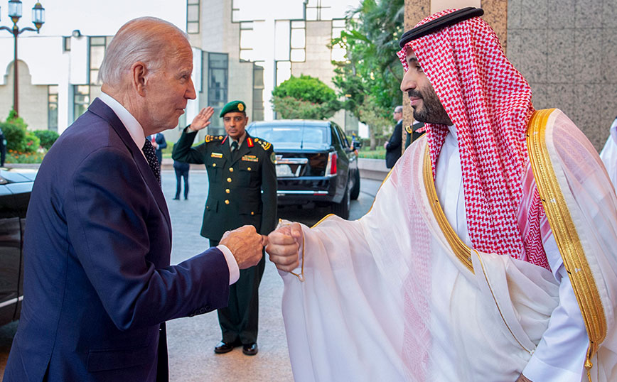 Στη Σαουδική Αραβία ο Μπάιντεν &#8211; Συνομιλίες με τον βασιλιά Σαλμάν για το πετρέλαιο και τα ανθρώπινα δικαιώματα