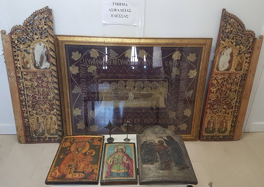 Θεσσαλονίκη: Είχε κάνει το σπίτι του εκκλησία – Ακόμα και Άγιο δισκοπότηρο είχε μέσα