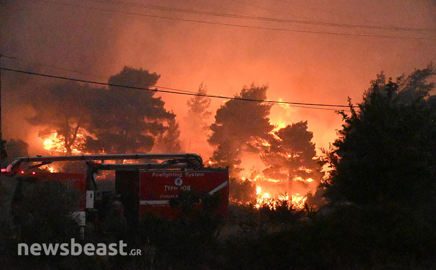 Φωτιά στην Πεντέλη: Πολύ δύσκολη η νύχτα για όλους μας, λέει η δήμαρχος Δήμητρα Κεχαγιά