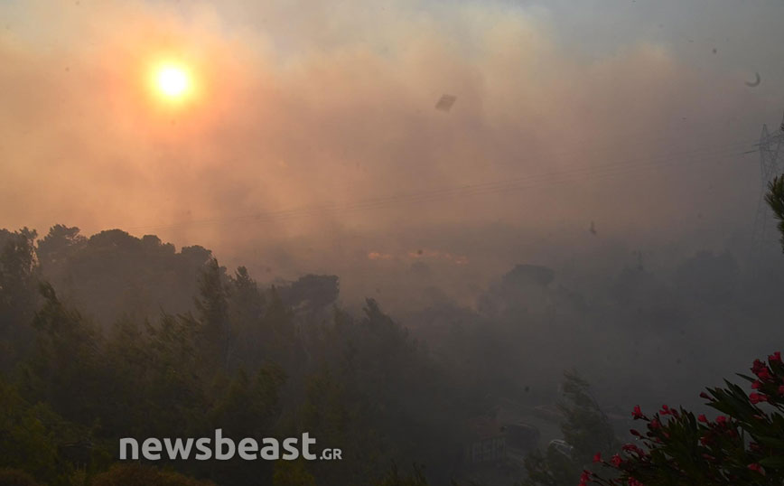 Φωτιά στην Πεντέλη: Δεν υπάρχουν εγκλωβισμένοι λέει η πυροσβεστική