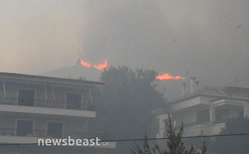 Φωτιά στην Πεντέλη: Δυνάμεις της ΓΑΔΑ συνδράμουν στο έργο της Πυροσβεστικής