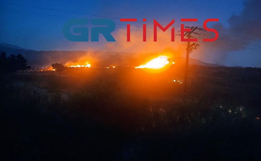 Προ των πυλών της Ιτέας η φωτιά