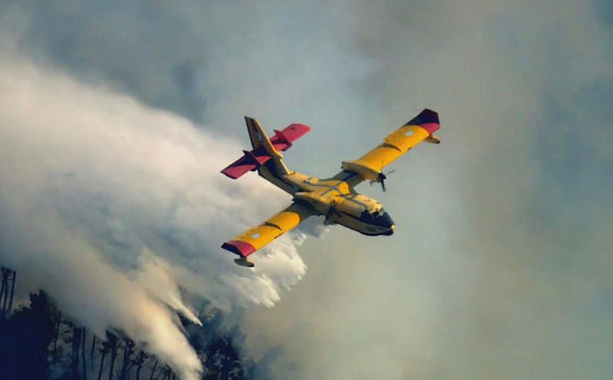 Έφθασαν στη Γαλλία τα Canadair που έστειλε η Ελλάδα για να συνδράμουν στις δασικές megafires