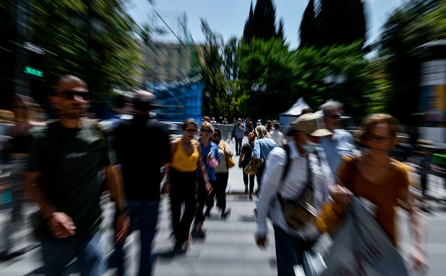 Δεν εξετάζεται το μειωμένο ωράριο στα καταστήματα, λένε κυβερνητικές πηγές