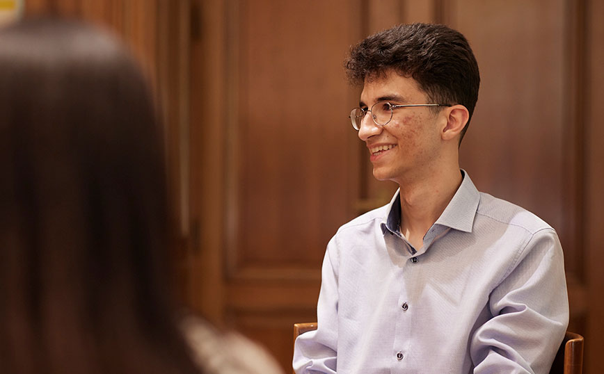 Συνάντηση Κυριάκου Μητσοτάκη με τον αριστούχο Κούρος Συνάντηση Κυριάκου Μητσοτάκη με τον αριστούχο Κούρος