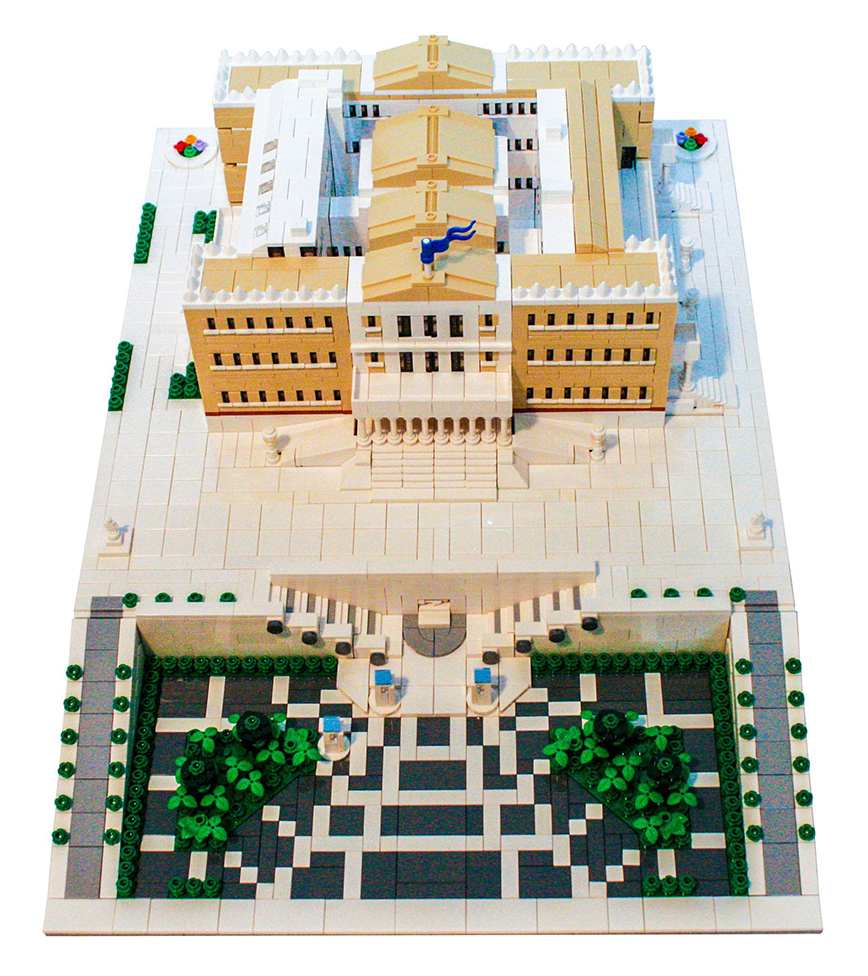 Έφτιαξε με περίπου 5000 lego το κτίριο της Βουλής των Ελλήνων Έφτιαξε με περίπου 5000 lego το κτίριο της Βουλής των Ελλήνων
