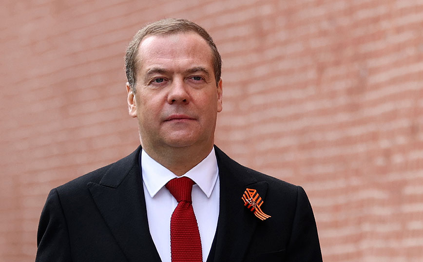 «Θα απαντήσουμε στην καταδυνάστευση των Ρώσων στο εξωτερικό» δήλωσε ο Μεντβέντεφ