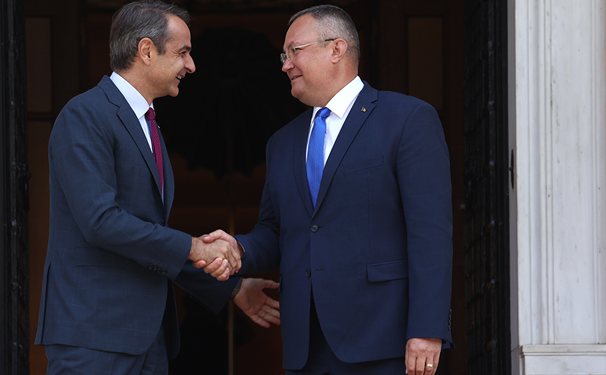 Μητσοτάκης με τον πρωθυπουργό της Ρουμανίας: Η Ελλάδα πιστή στον δρόμο της διπλής ετοιμότητας απέναντι στην Τουρκία