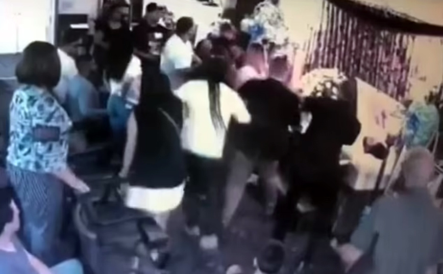 Χάος πάνω από το ανοιχτό φέρετρο Χάος πάνω από το ανοιχτό φέρετρο