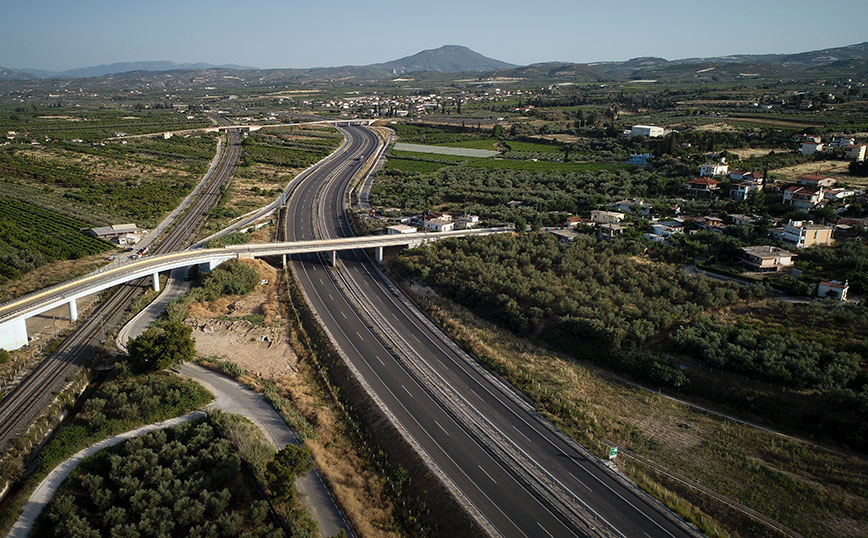 Κανονικά διεξάγεται η κυκλοφορία και από τα δύο ρεύματα στον αυτοκινητόδρομο Πατρών – Αθηνών