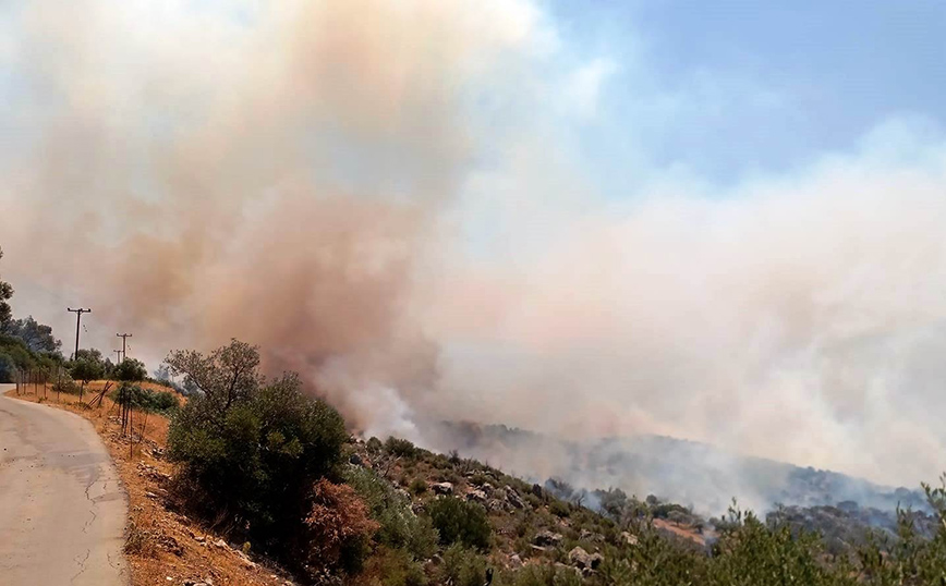 Φωτιά στο Ρέθυμνο: Μήνυμα του 112 για εκκένωση της Σακτούριας &#8211; Και τρίτο μέτωπο πυρκαγιάς στην περιοχή