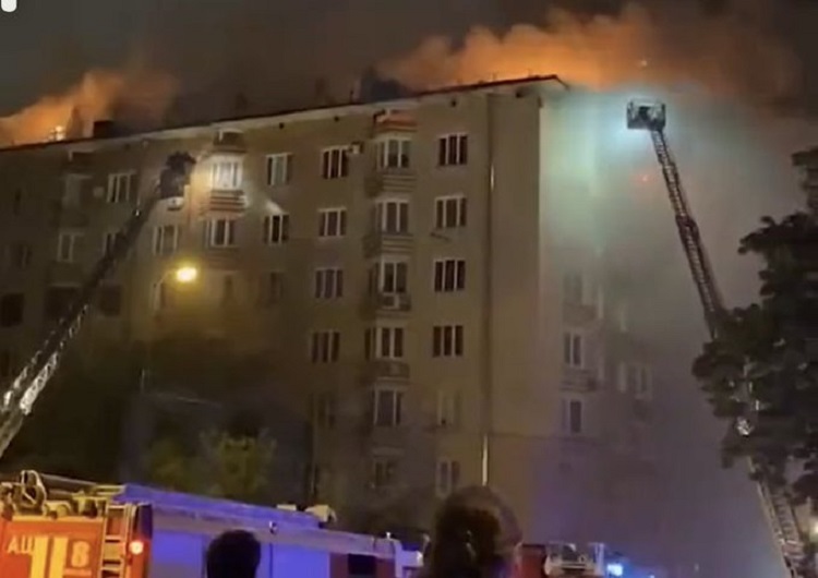 Ρωσία: Πυρκαγιά σε πολυώροφο συγκρότημα κατοικιών στη Μόσχα