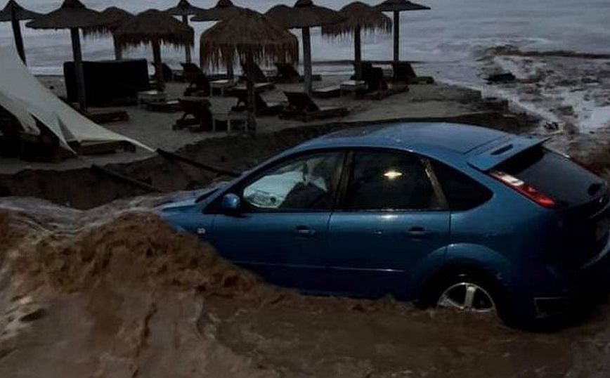 Πνίγηκε από την κακοκαιρία η Θάσος: Πλημμύρισαν ξενοδοχεία, παρασύρθηκαν αυτοκίνητα