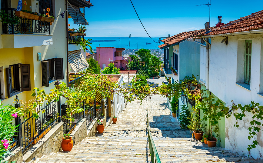 Σοκάκι στην Άνω Πόλη στη Θεσσαλονίκη Σοκάκι στην Άνω Πόλη στη Θεσσαλονίκη