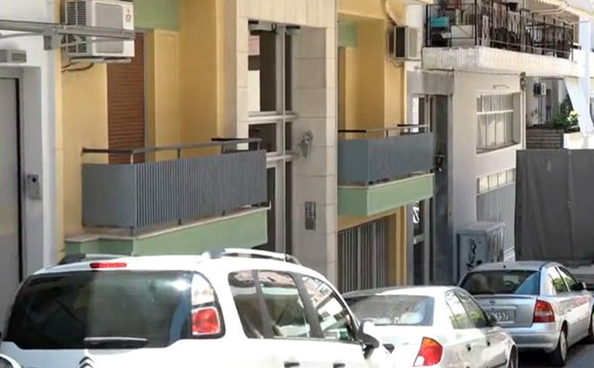 Κυψέλη: Σε αυτό το υπόγειο κρατούνταν η 22χρονη από τον πατέρα και τον αδερφό της – Πώς ξέφυγε