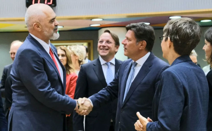 Βαρβιτσιώτης: Είναι σημαντικό να προχωρήσουν γρήγορα οι ενταξιακές διαπραγματεύσεις Αλβανίας και Βόρειας Μακεδονίας