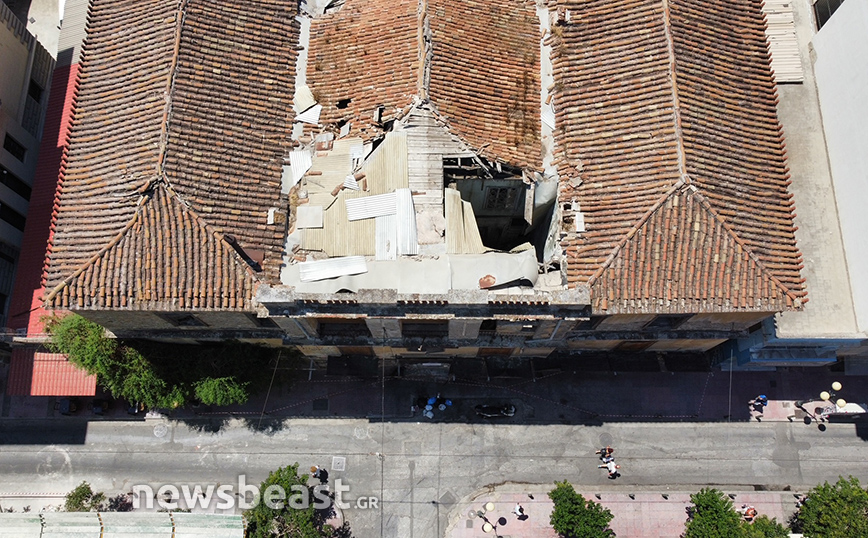 Κατάρρευση στέγης του ιστορικού ωδείου στη Φειδίου Εξωτερικός Κατάρρευση στέγης του ιστορικού ωδείου στη Φειδίου Εξωτερικός