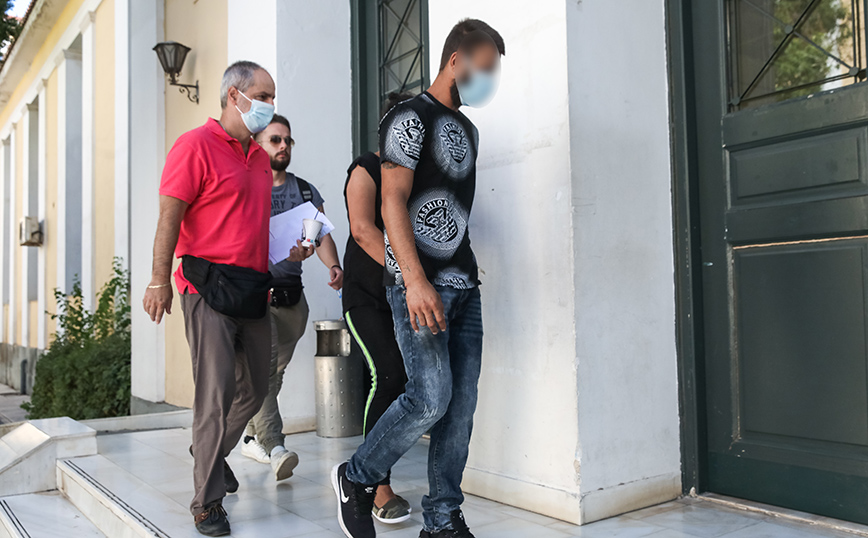 Χαλάνδρι: Ελεύθεροι με περιοριστικούς όρους οι γονείς της 8χρονης που πέθανε από θερμοπληξία