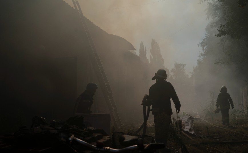 Χωρίς ηλεκτρικό και νερό η Νόβα Καχόφκα, την οποία σφυροκοπούν οι ουκρανικές δυνάμεις