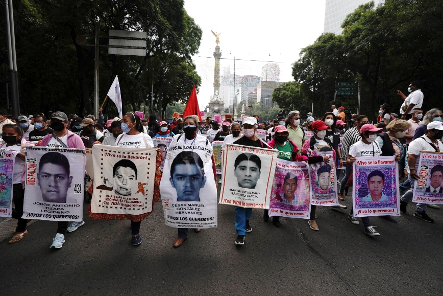 Σάλος στο Μεξικό: Εντάλματα σύλληψης για 64 στρατιωτικούς και αστυνομικούς για την εξαφάνιση 43 φοιτητών το 2014