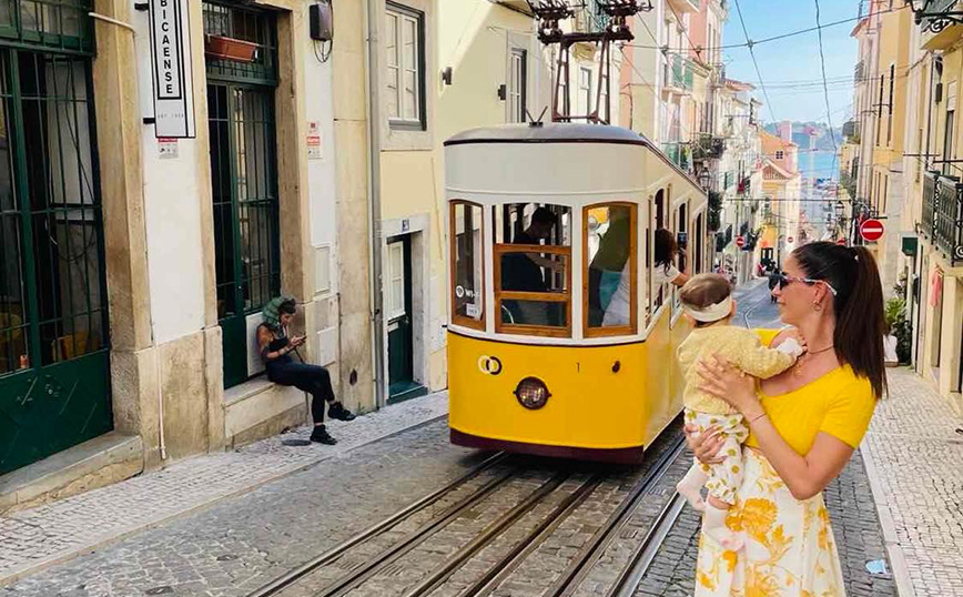 Μικρή Ταξιδιώτισσα Μικρή Ταξιδιώτισσα