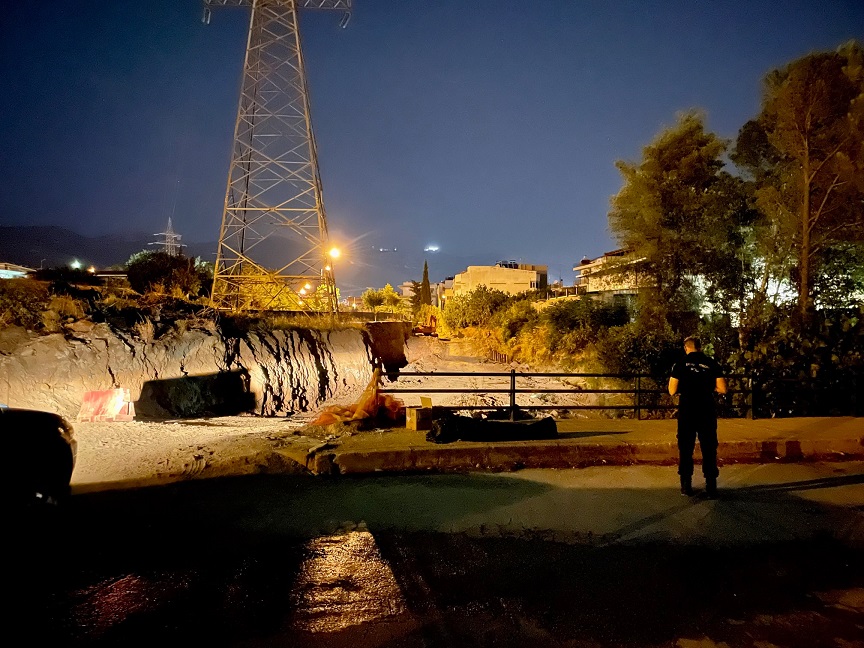 Σορός άνδρα ανασύρθηκε στο Μενίδι Σορός άνδρα ανασύρθηκε στο Μενίδι