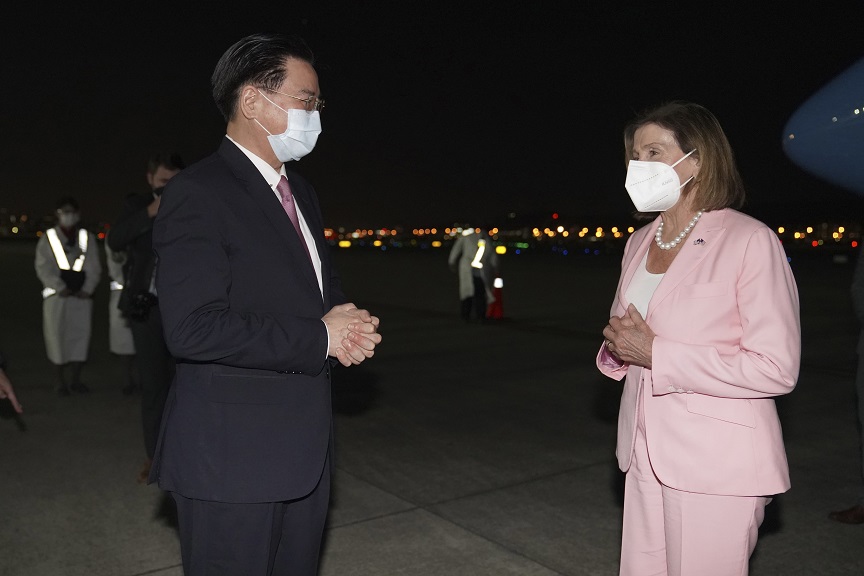 Κίνα: Το ΥΠΕΞ κάλεσε τον πρέσβη των ΗΠΑ να δώσει εξηγήσεις για την επίσκεψη της Πελόζι στην Ταϊβάν-«Παίζει με τη φωτιά»