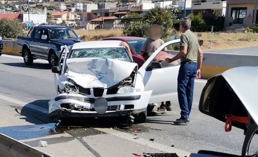 Κρήτη: Τροχαίο ατύχημα στον ΒΟΑΚ – Αυτοκίνητο «καρφώθηκε» σε ταξί