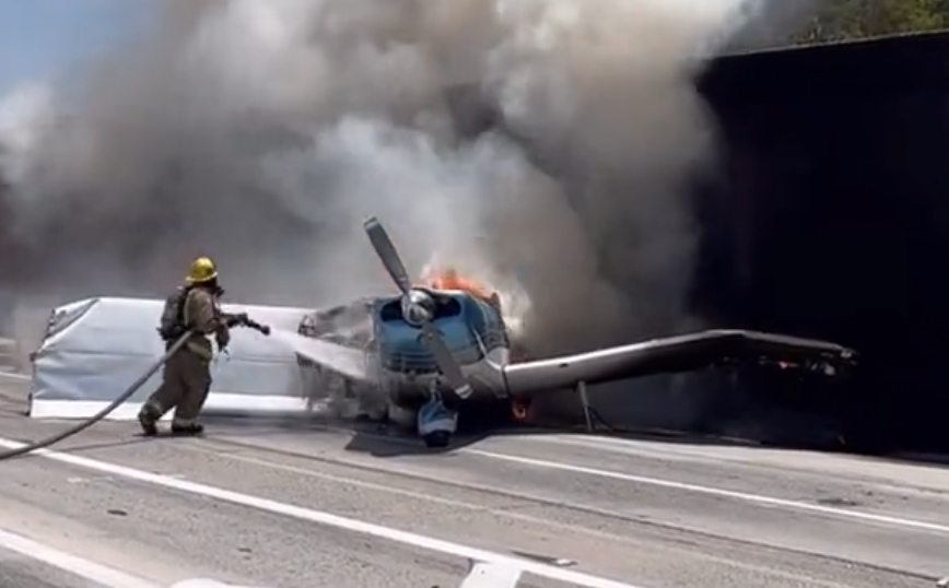 Αεροσκάφος έκανε αναγκαστική προσγείωση σε αυτοκινητόδρομο στην Καλιφόρνια – Σοκαριστικό βίντεο