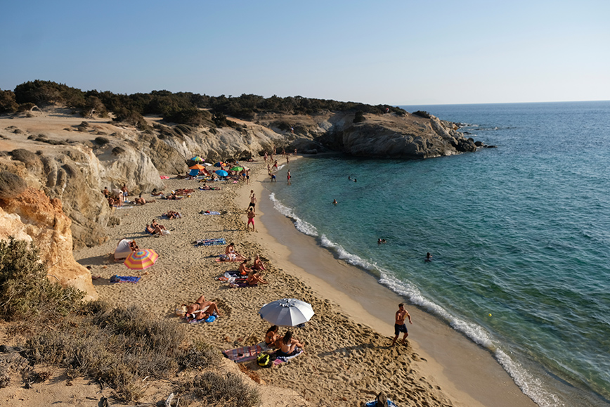 Κοινωνικός τουρισμός: Τα ΑΦΜ που κάνουν σήμερα αίτηση για φθηνές διακοπές – Βροχή οι συμμετοχές