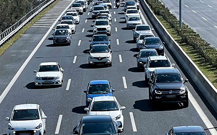 Κίνηση τώρα: Τελείωσαν οι διακοπές, επέστρεψαν τα προβλήματα στους δρόμους