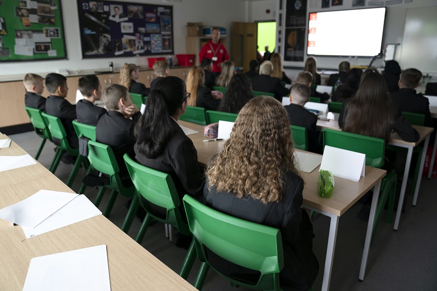 Βρετανία: Τα σχολεία εξετάζουν τη λύση της «τριήμερης εβδομάδας»