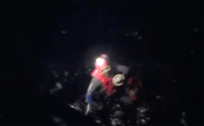 Ναυάγιο στη Ρόδο: Συνεχίζονται οι έρευνες για τους αγνοούμενους – Δείτε το βίντεο από την επιχείρηση διάσωσης
