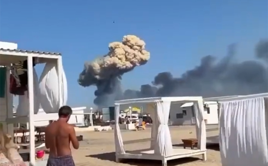 Ισχυρές εκρήξεις σε ρωσική αεροπορική βάση στην Κριμαία – Τραυματίστηκε ένα παιδί
