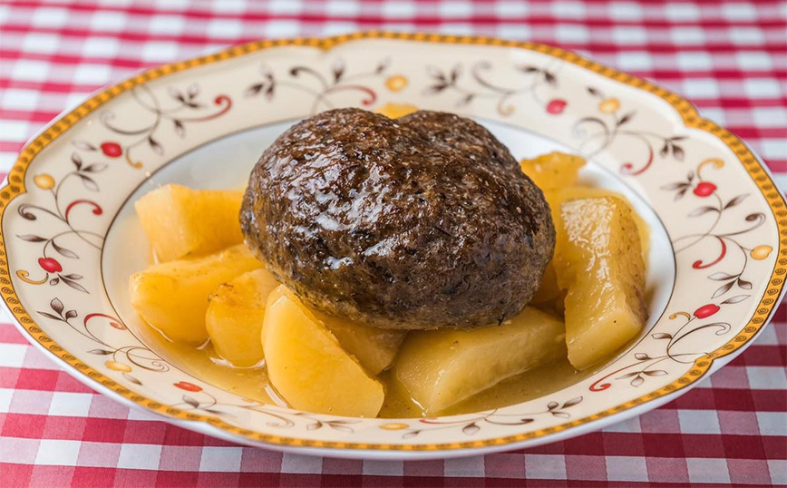 Τα χειροποίητα μπιεφτεκάκια στην Ήπειρο Τα χειροποίητα μπιεφτεκάκια στην Ήπειρο