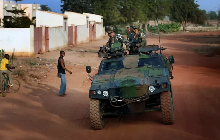 Γαλλία: Όλοι οι Γάλλοι στρατιώτες που πολεμούσαν τους ισλαμιστές έχουν τώρα αποχωρήσει από το Μαλί