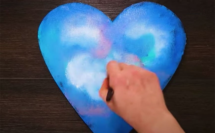 Πώς μια απλή μαύρη καρδιά μετατρέπεται σε έργο τέχνης